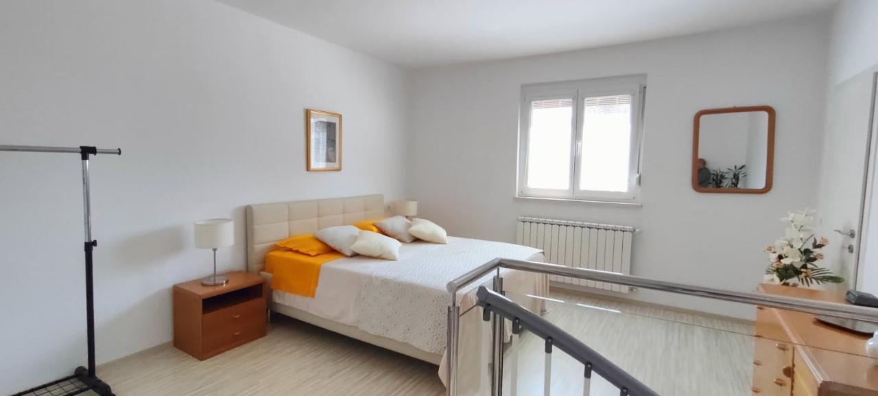 Classy Apartment With Garden View Laura Portorož Kültér fotó